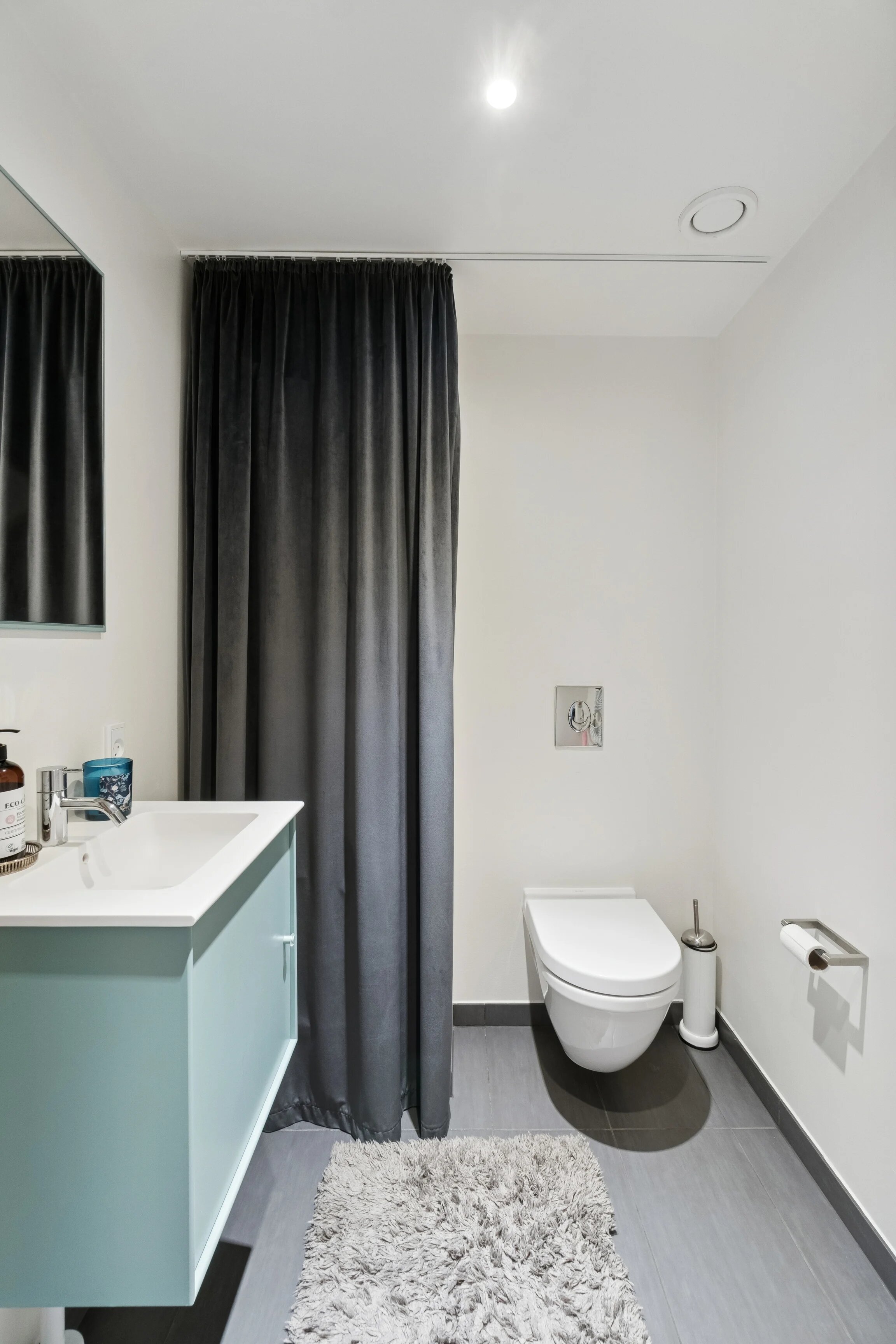 Toilet og badeværelse