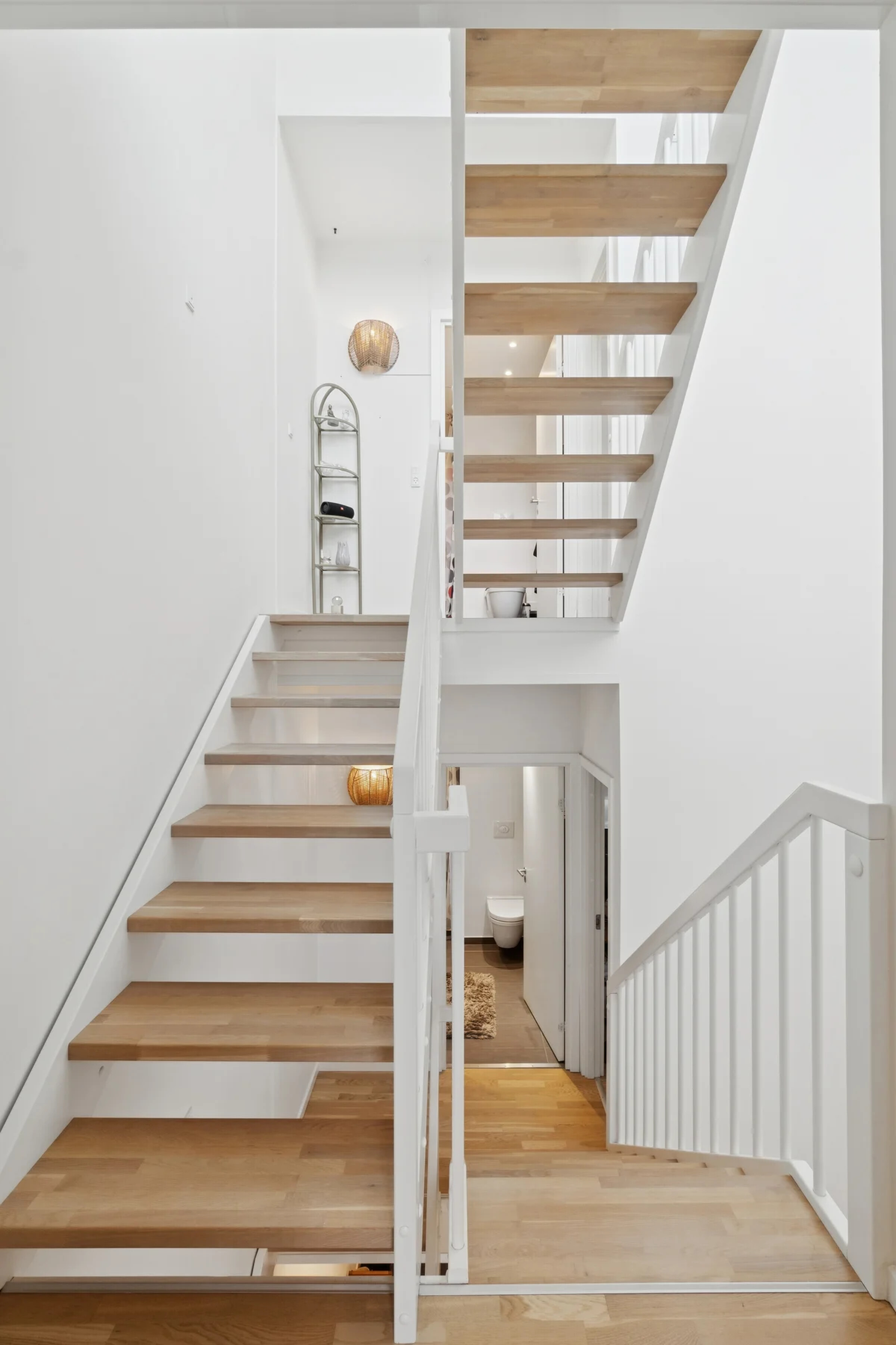 Trappegang med split-level arkitektur